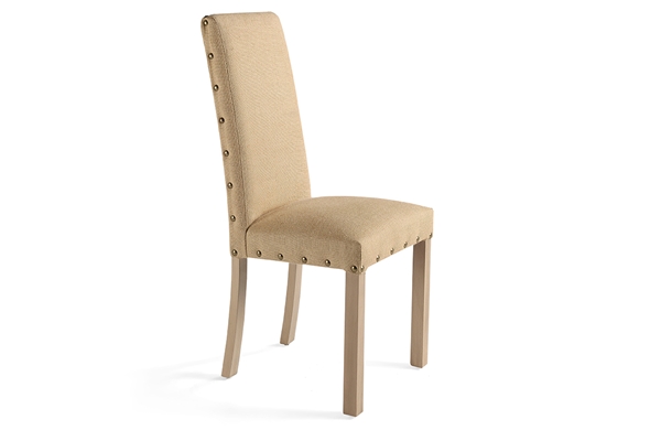 Silla con pata recta y tachuelas